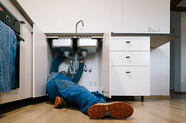 Professional Emergency Plumber technician working in Marmora, NJ